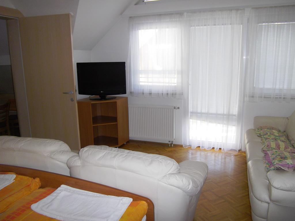 Apartmaji Kranjska Gora Zimmer foto