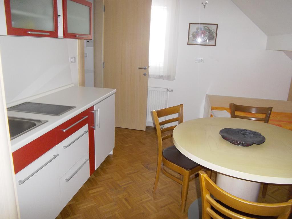 Apartmaji Kranjska Gora Zimmer foto